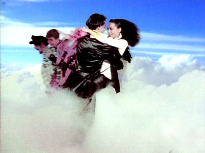 Le son pop de la chanson me transportait dans les années 60: l'y associais les images pop de Sergent Pep¡— souvenirs de Sandy Shaw, les échos de Burt Bacharach e Herp Albert. Il y avait de la joie, du fun. L'album était proV par Lenny Kravitz.