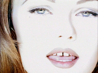 Le son pop de la chanson me transportait dans les années 60: l'y associais les images pop de Sergent Pep¡— souvenirs de Sandy Shaw, les échos de Burt Bacharach e Herp Albert. Il y avait de la joie, du fun. L'album était proV par Lenny Kravitz.